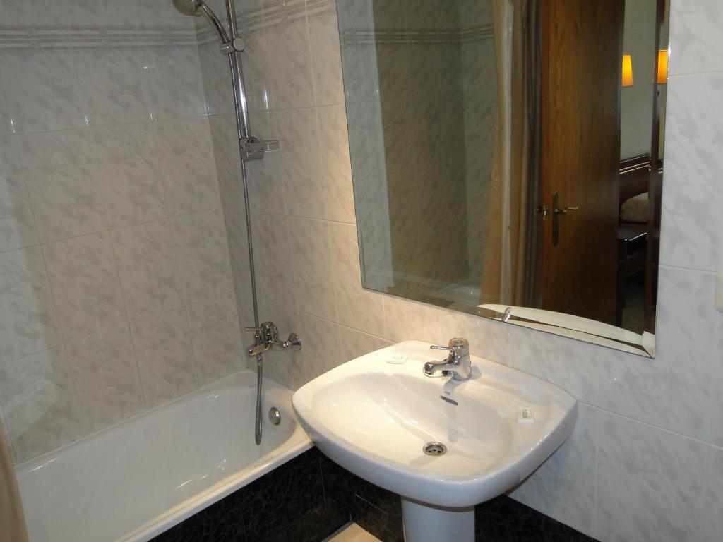 Hostal La Vinya Ля Эскала Экстерьер фото