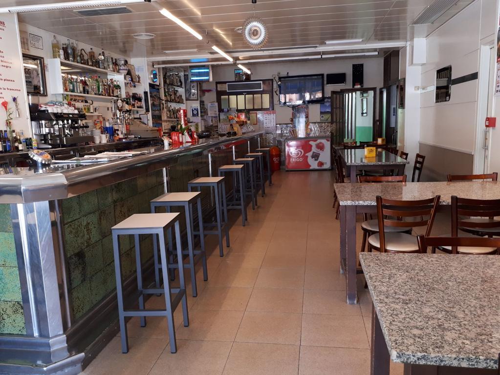 Hostal La Vinya Ля Эскала Экстерьер фото